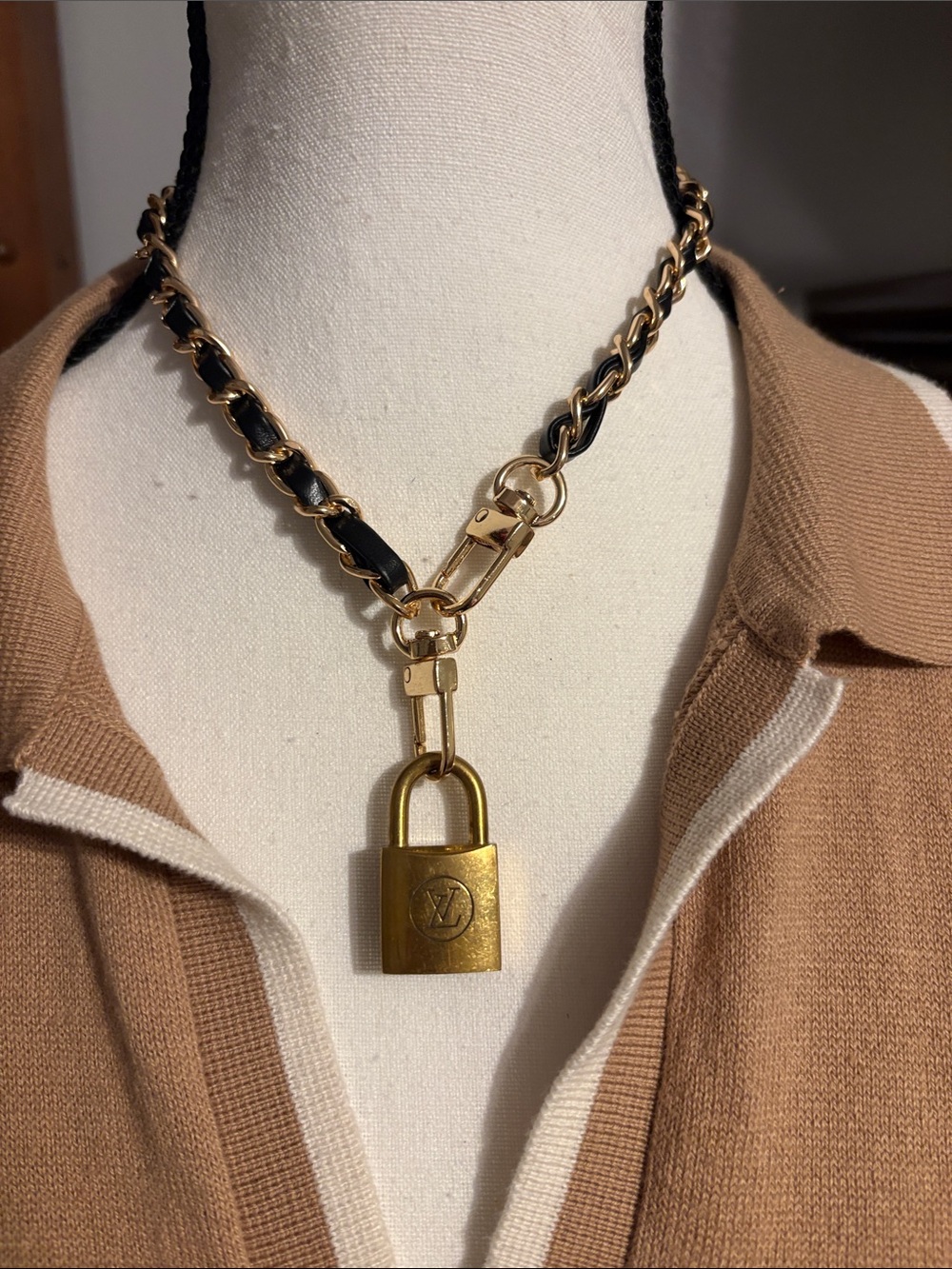 AUTHENTIC LV PADLOCK w/unbranded 16” gold tone/black leather weave chain - Picture 7 of 7